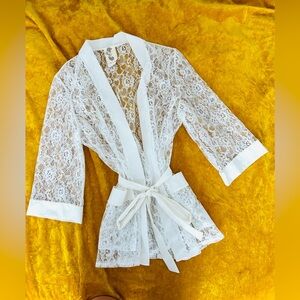 VINTAGE 70s Sears Lace Robe